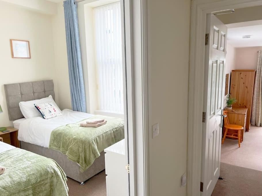 Private Parking, Central Llandudno, King Bed With Ensuite At Clement Lodge Eksteriør bilde